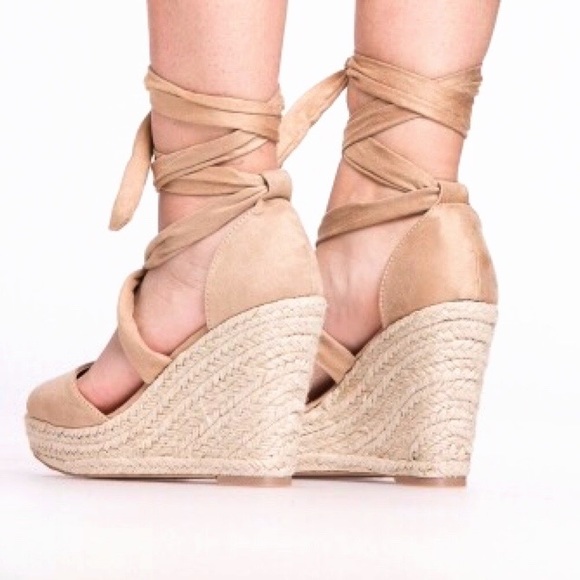S/8.5 π‘ BEIGE FAUX SUADE ESPADRILLES WEDGES! - Picture 3 of 8